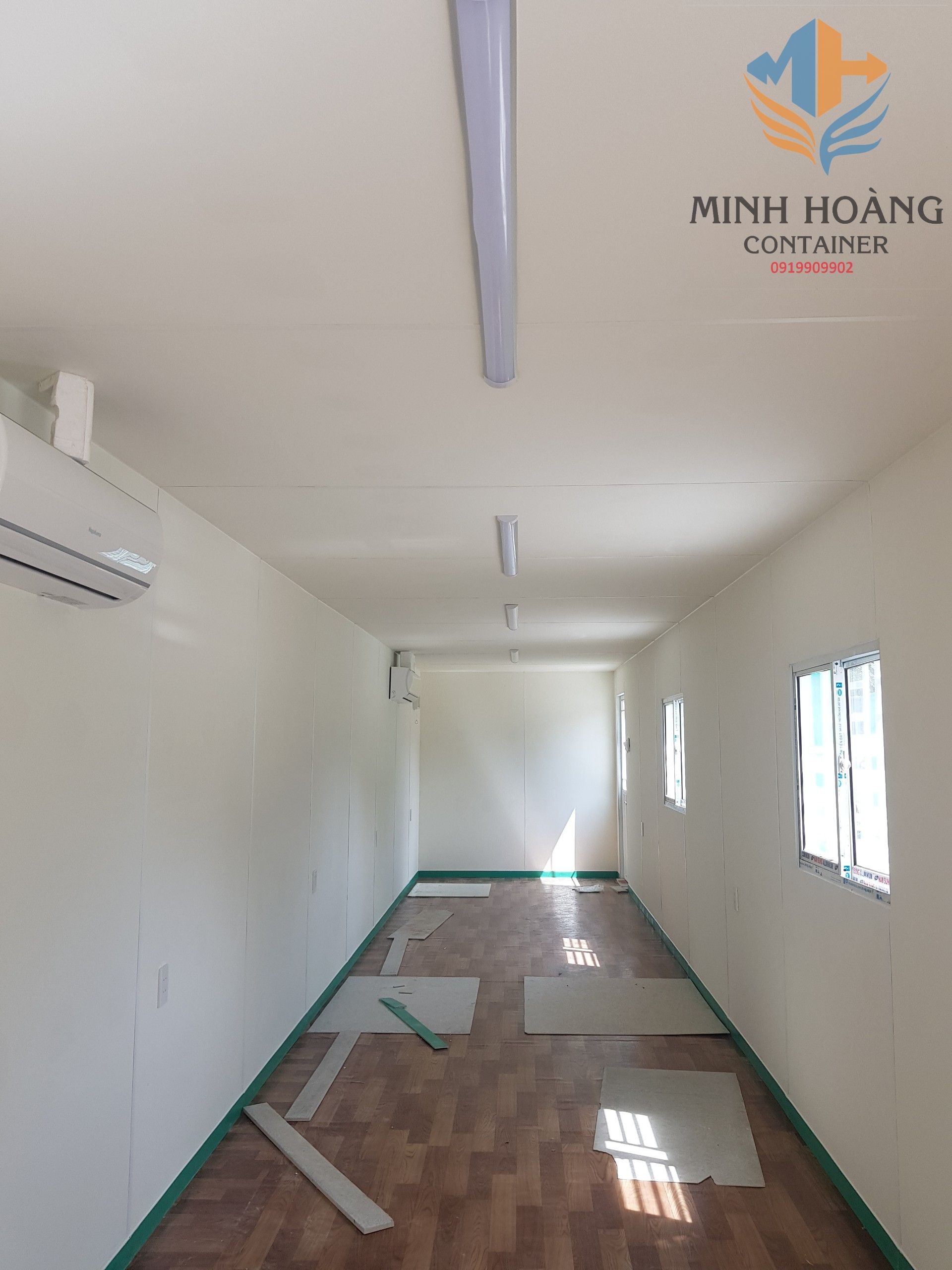 Container 40feet văn phòng sơn 3 màu theo nhận diện thương hiệu.